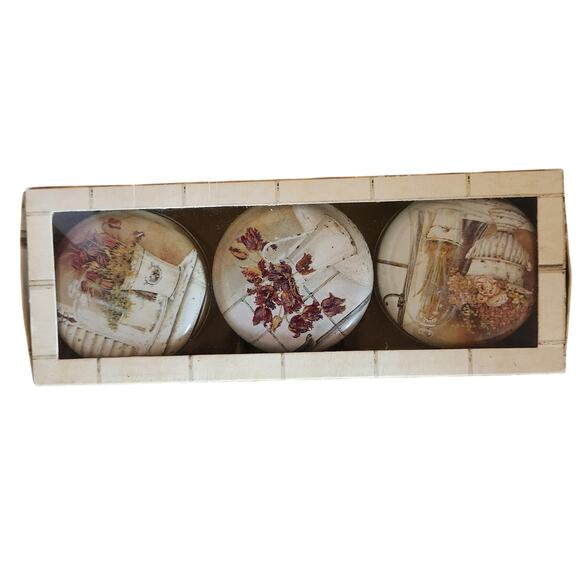 Vintage 3 piece Gardenia Candle Set by Artist Kathryn White/Art in Motion - Picture 2 of 4